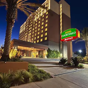 Courtyard Angeles Westside Hotel